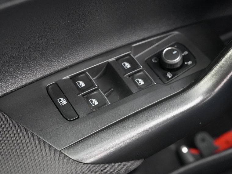 Vehicle Image 37
