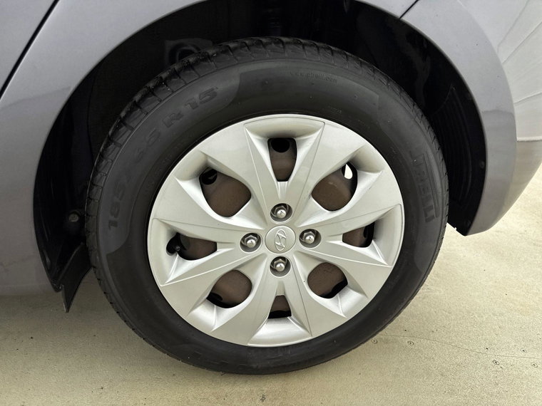 Vehicle Image 25