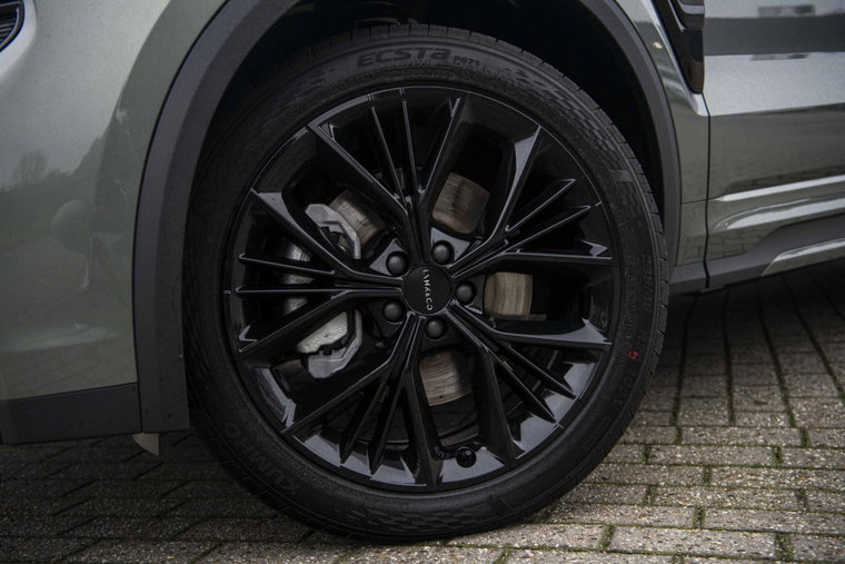 Vehicle Image 33