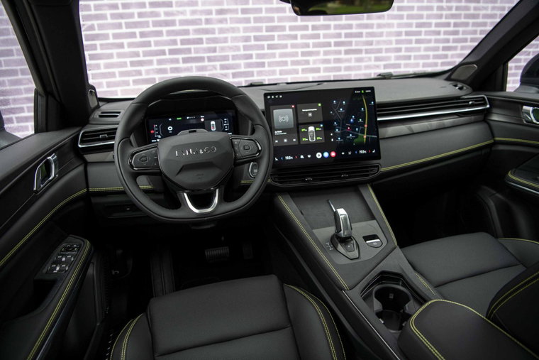 Vehicle Image 8