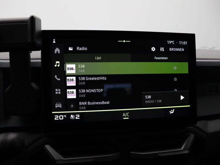 Vehicle Image 30