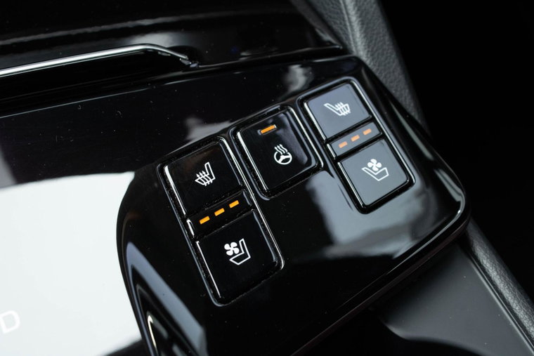 Vehicle Image 32