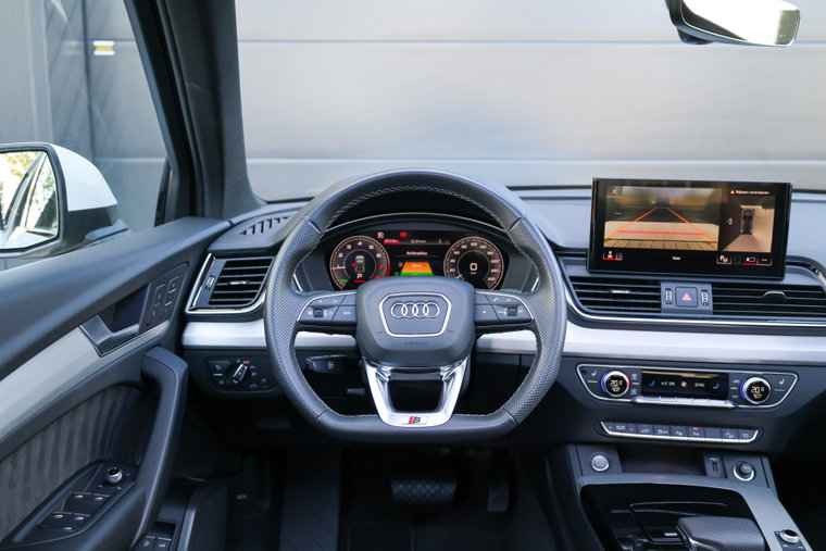 Vehicle Image 30