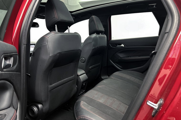 Vehicle Image 13