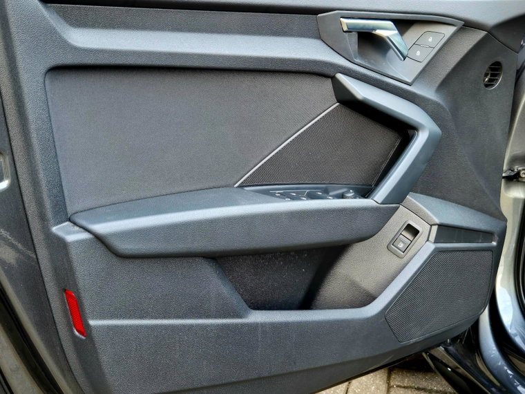 Vehicle Image 40