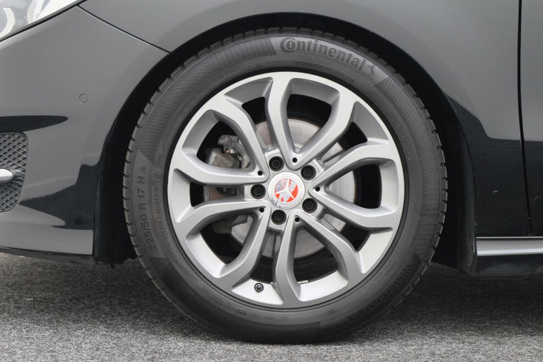 Vehicle Image 23