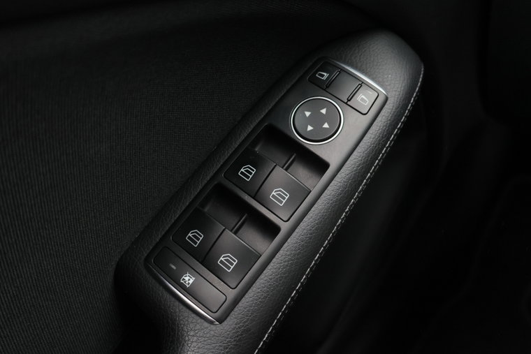 Vehicle Image 26