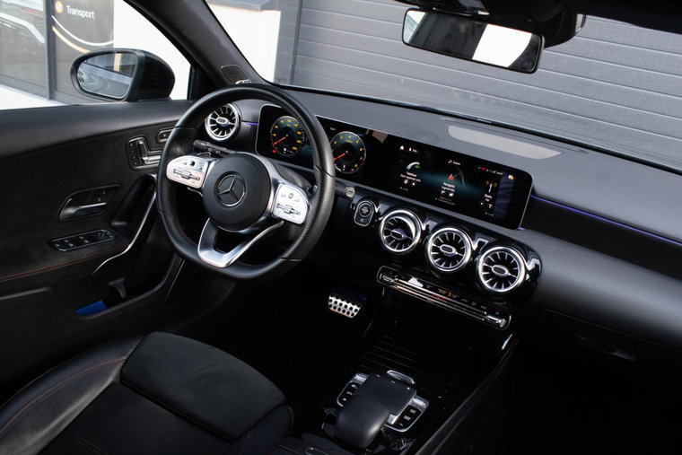 Vehicle Image 22