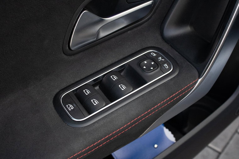 Vehicle Image 40
