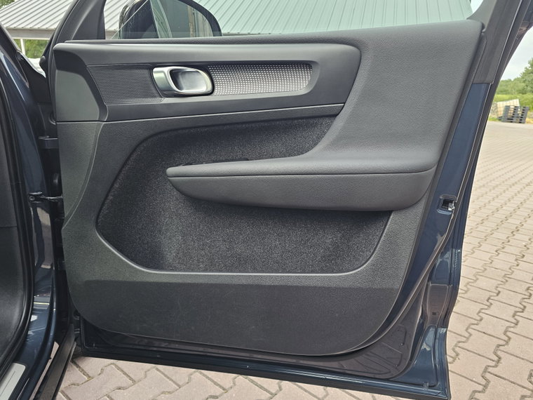 Vehicle Image 28