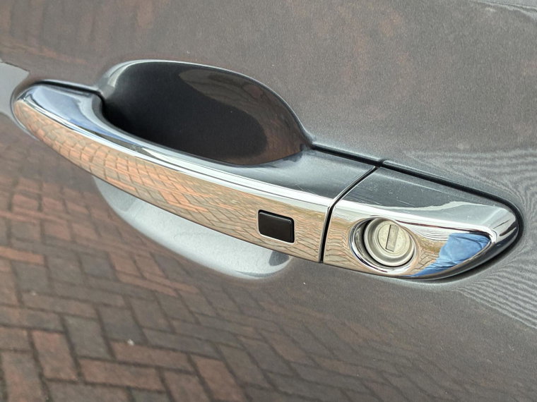 Vehicle Image 33