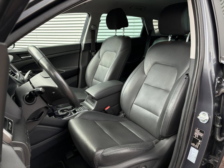 Vehicle Image 35