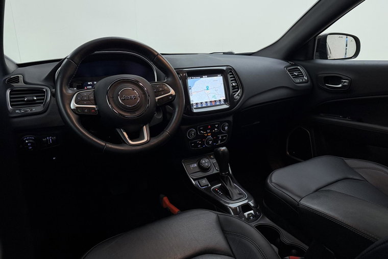 Vehicle Image 16