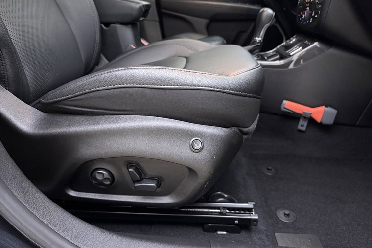 Vehicle Image 19