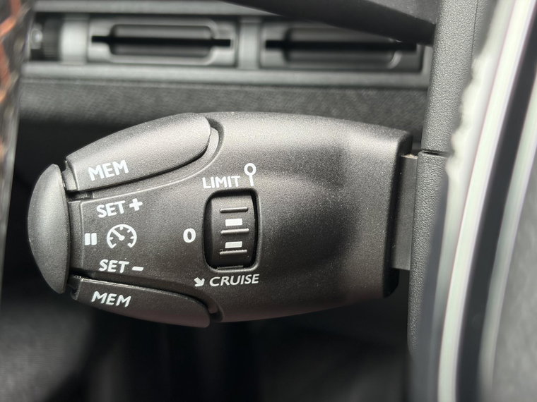 Vehicle Image 29