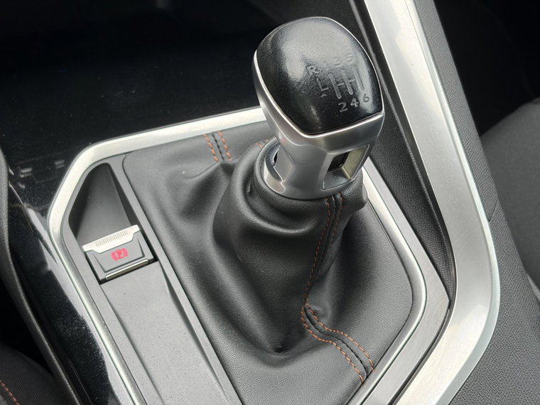 Vehicle Image 32