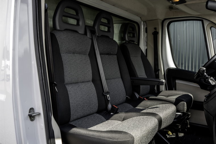Vehicle Image 12