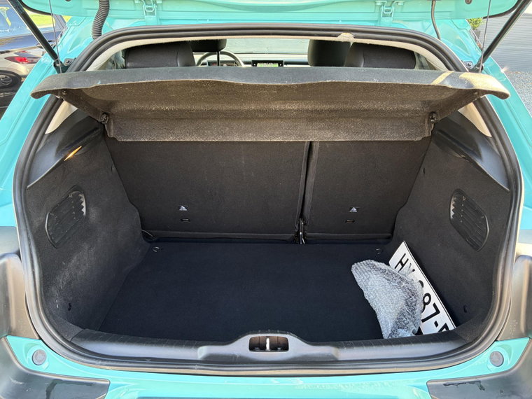 Vehicle Image 35