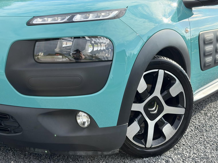 Vehicle Image 38