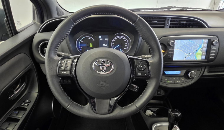 Vehicle Image 16
