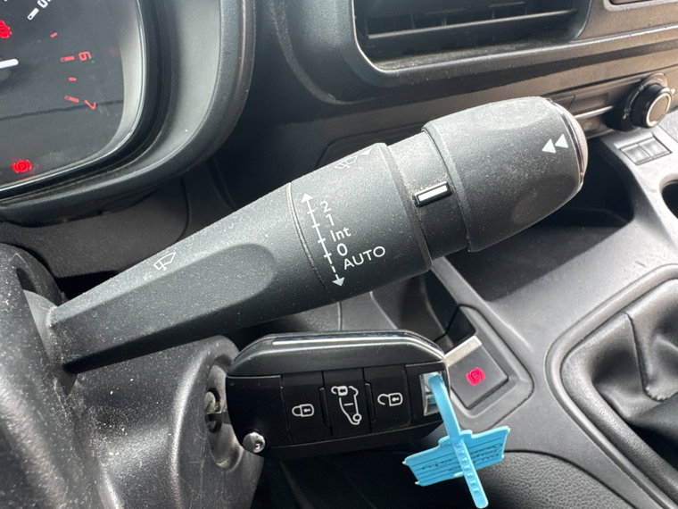 Vehicle Image 27
