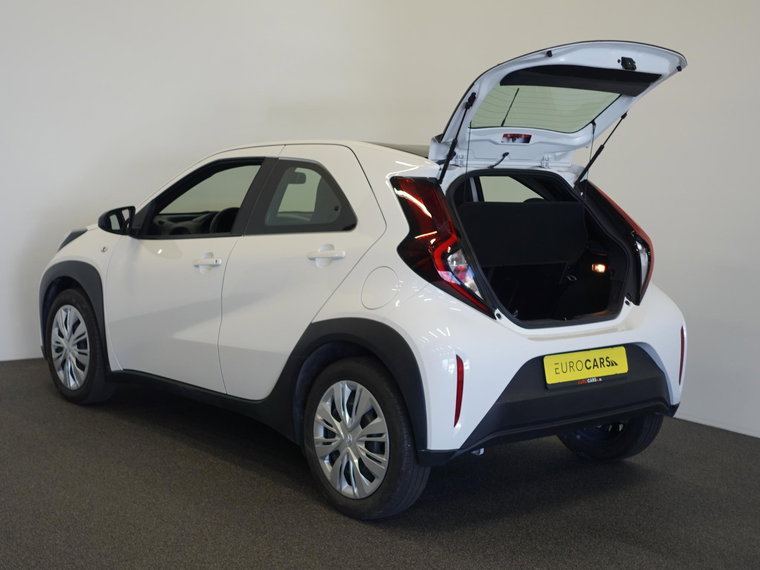 Vehicle Image 30