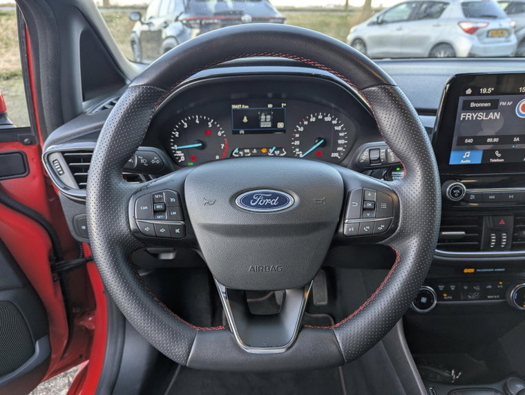 Vehicle Image 24