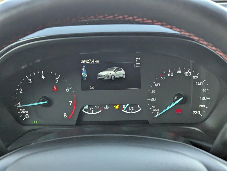Vehicle Image 25