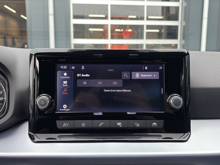 Vehicle Image 22