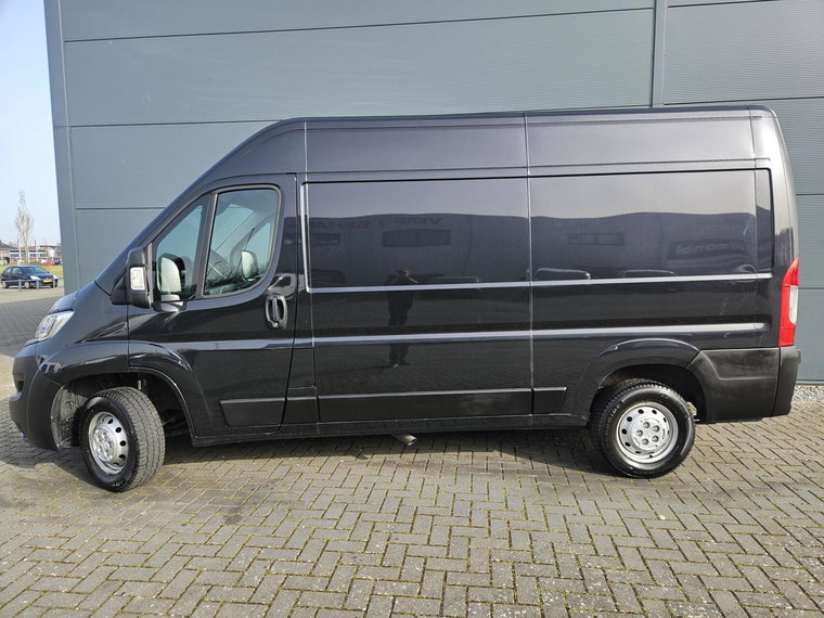 Vehicle Image 28