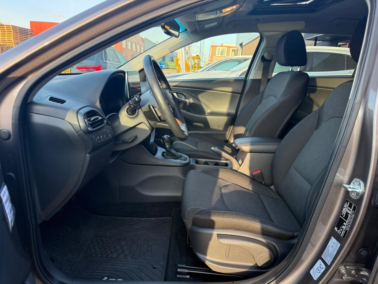 Vehicle Image 17