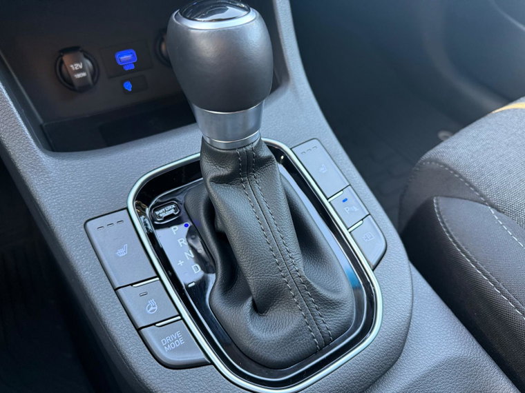 Vehicle Image 25