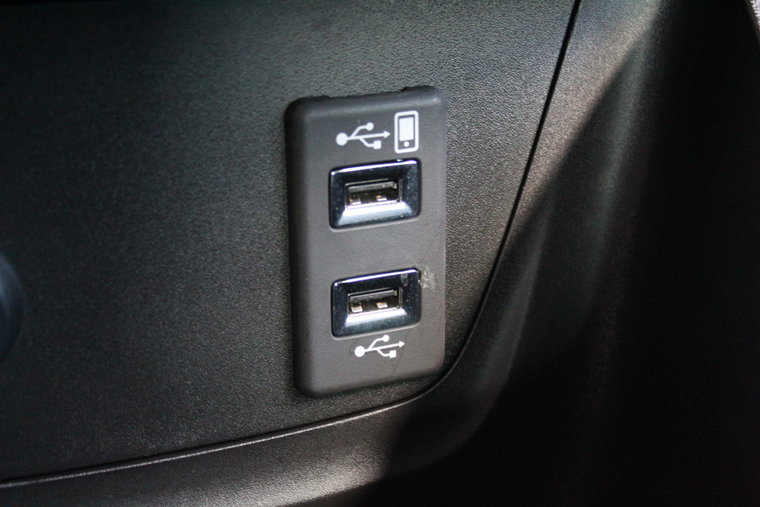 Vehicle Image 32