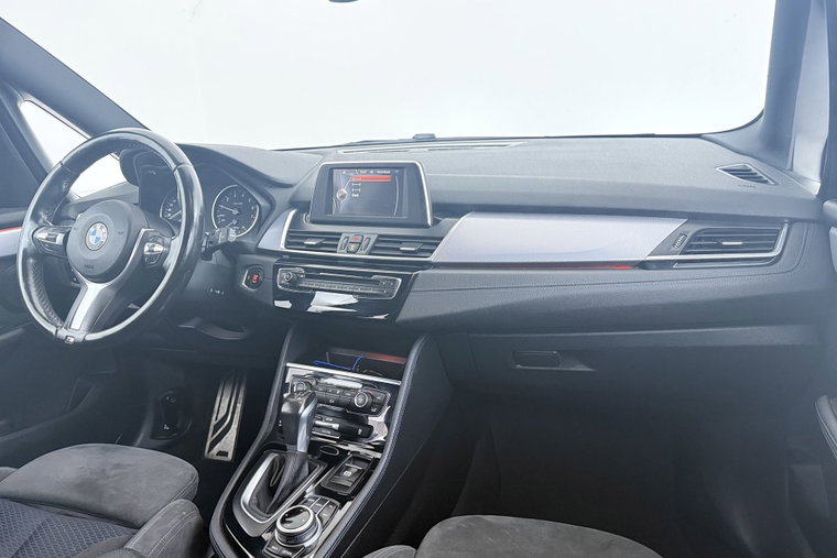 Vehicle Image 16