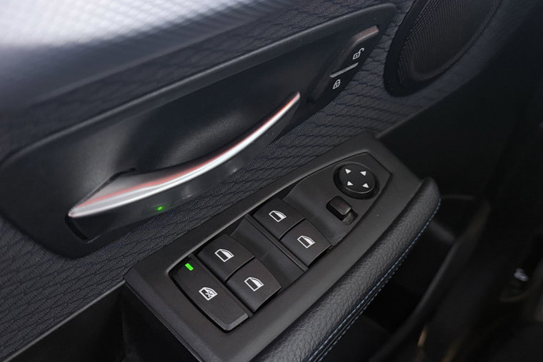 Vehicle Image 32
