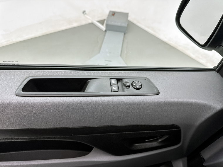 Vehicle Image 27