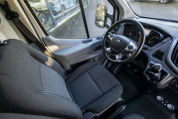 Vehicle Image 16