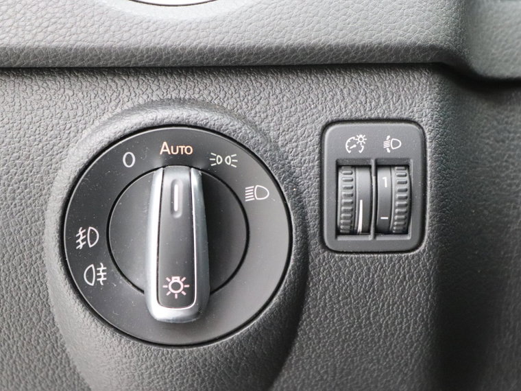 Vehicle Image 26