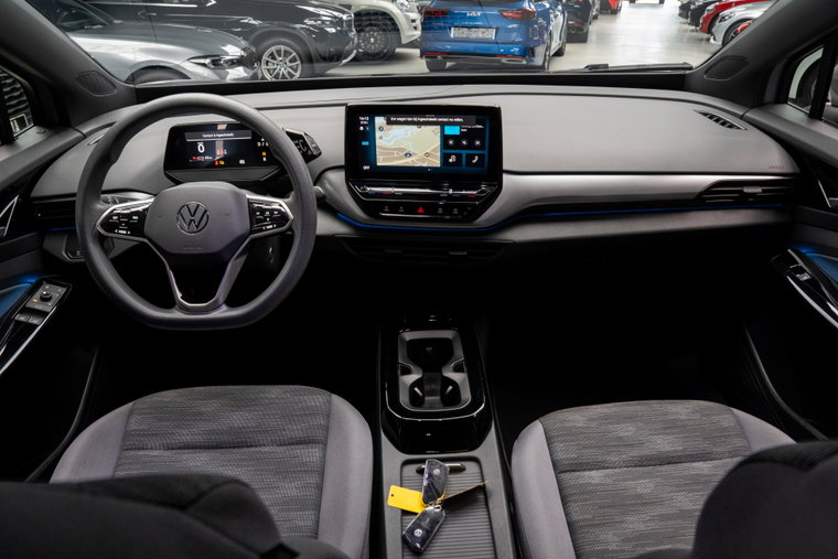 Vehicle Image 13