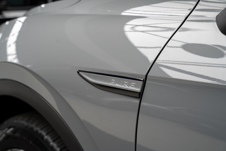 Vehicle Image 9