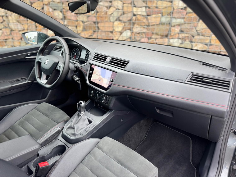Vehicle Image 12