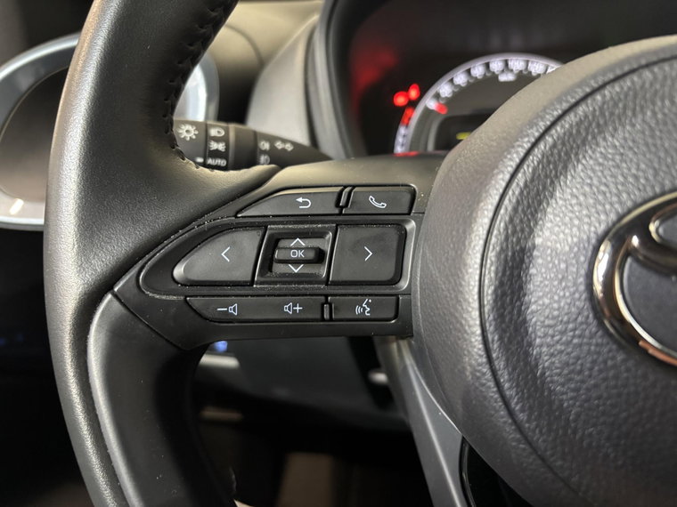 Vehicle Image 24