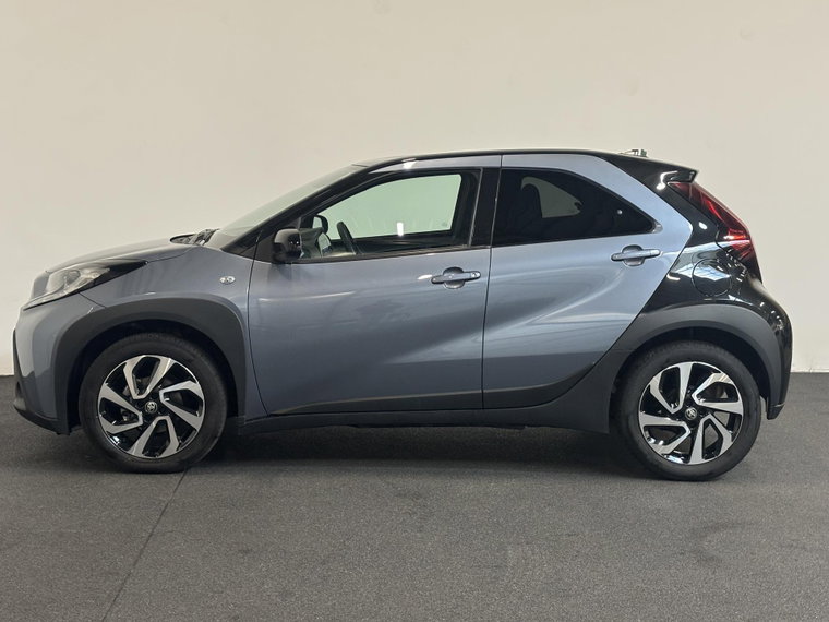 Vehicle Image 11