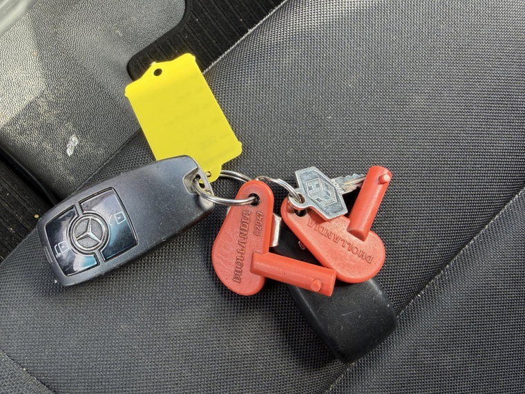 Vehicle Image 23