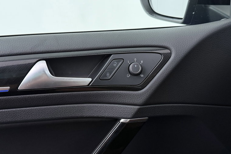Vehicle Image 41