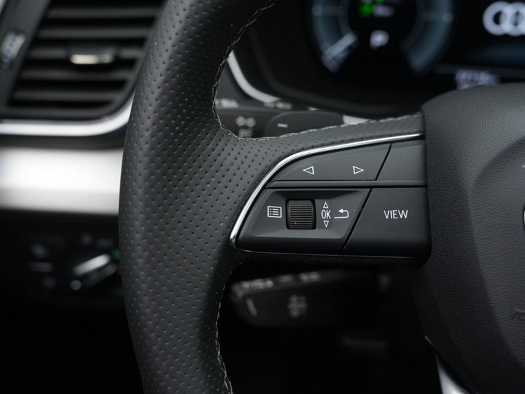 Vehicle Image 24