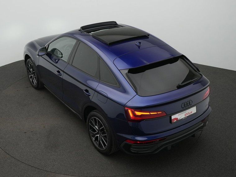Vehicle Image 32