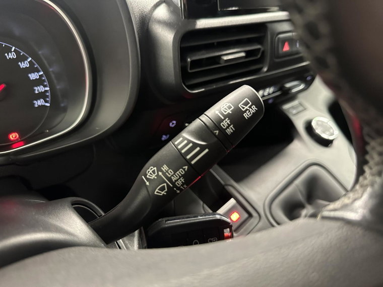 Vehicle Image 29