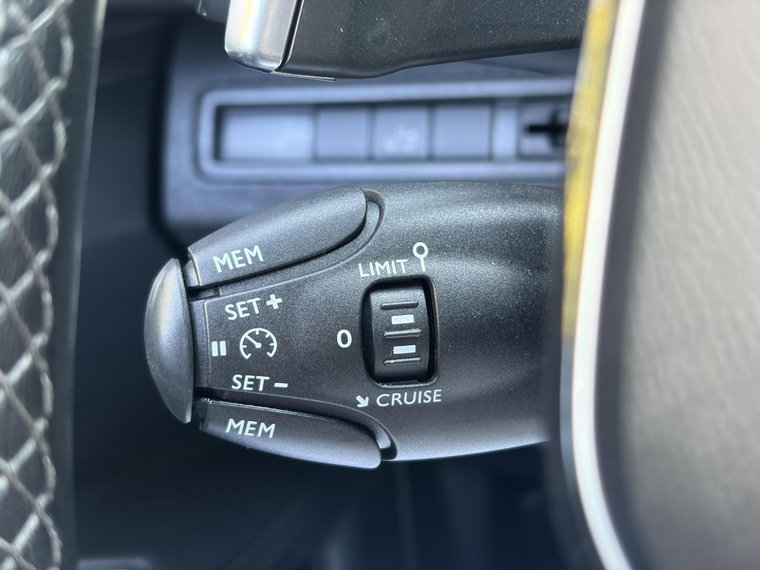 Vehicle Image 34