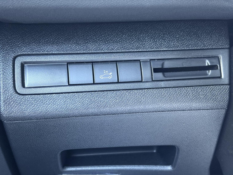 Vehicle Image 40
